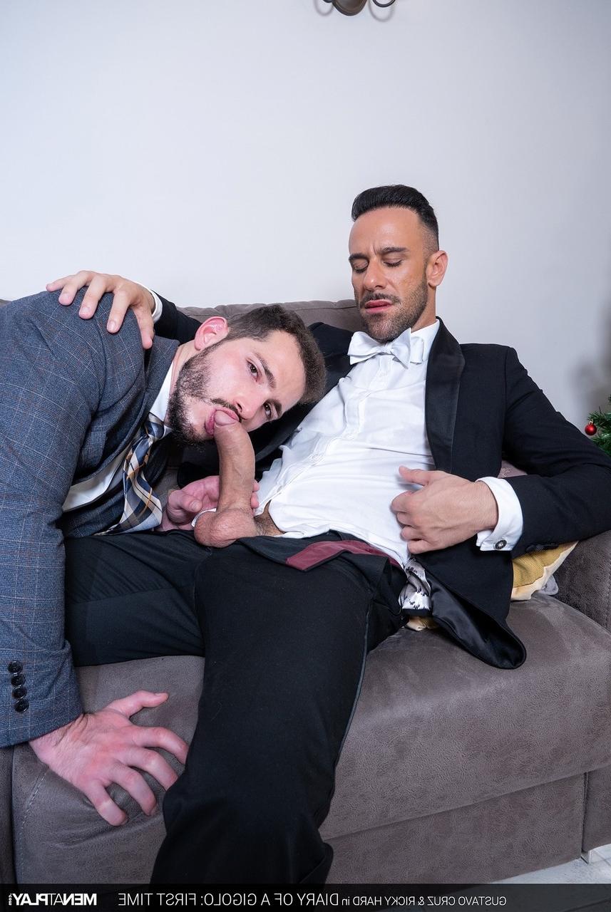 20P Gay men in suits Ricky Hard & Gustavo Cruz have anal sex after hot oral action