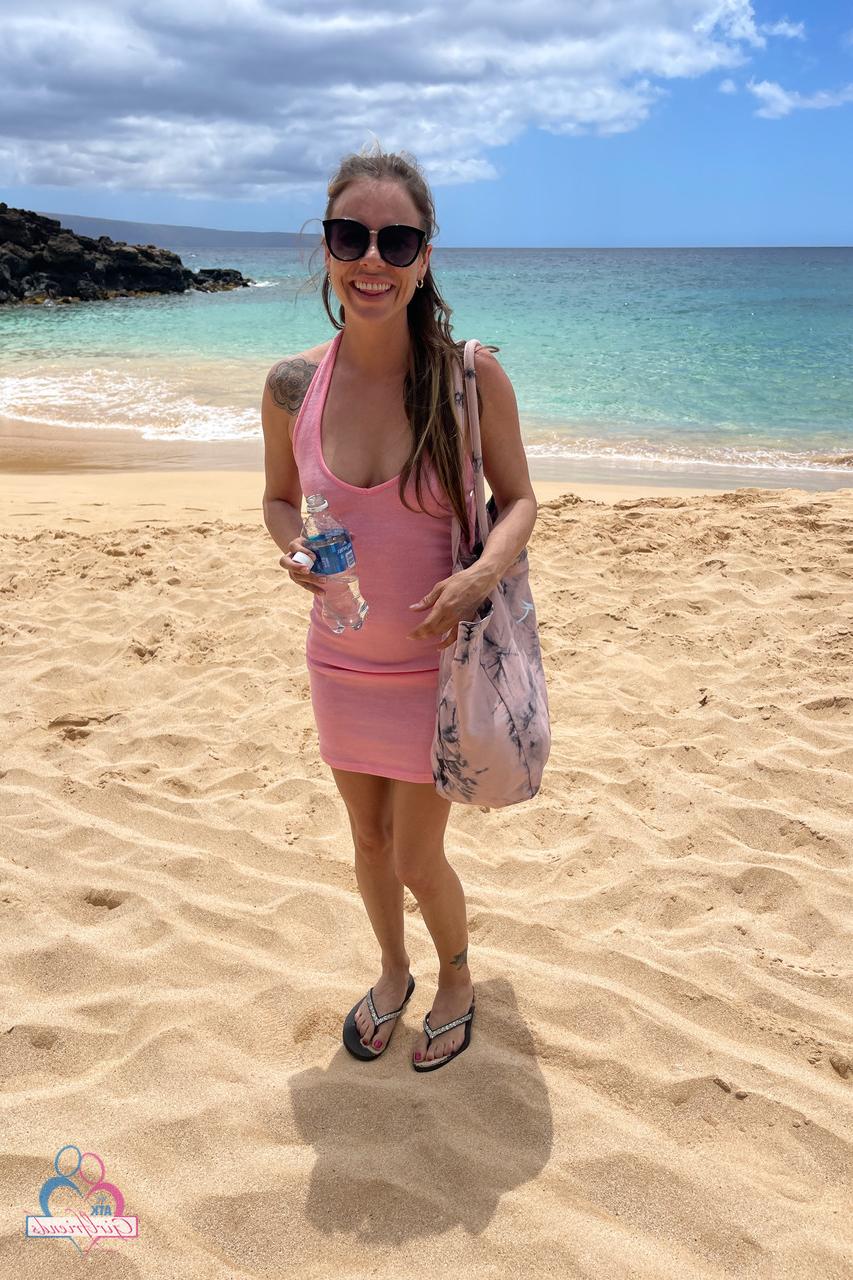 20P La novia amateur Summer Vixen muestra sus lindas tetas y sus sabrosos pies