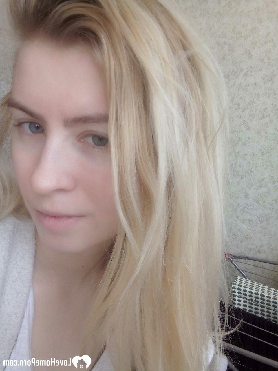 20P Blonde babe with a pretty face shows her small tits and her big ass