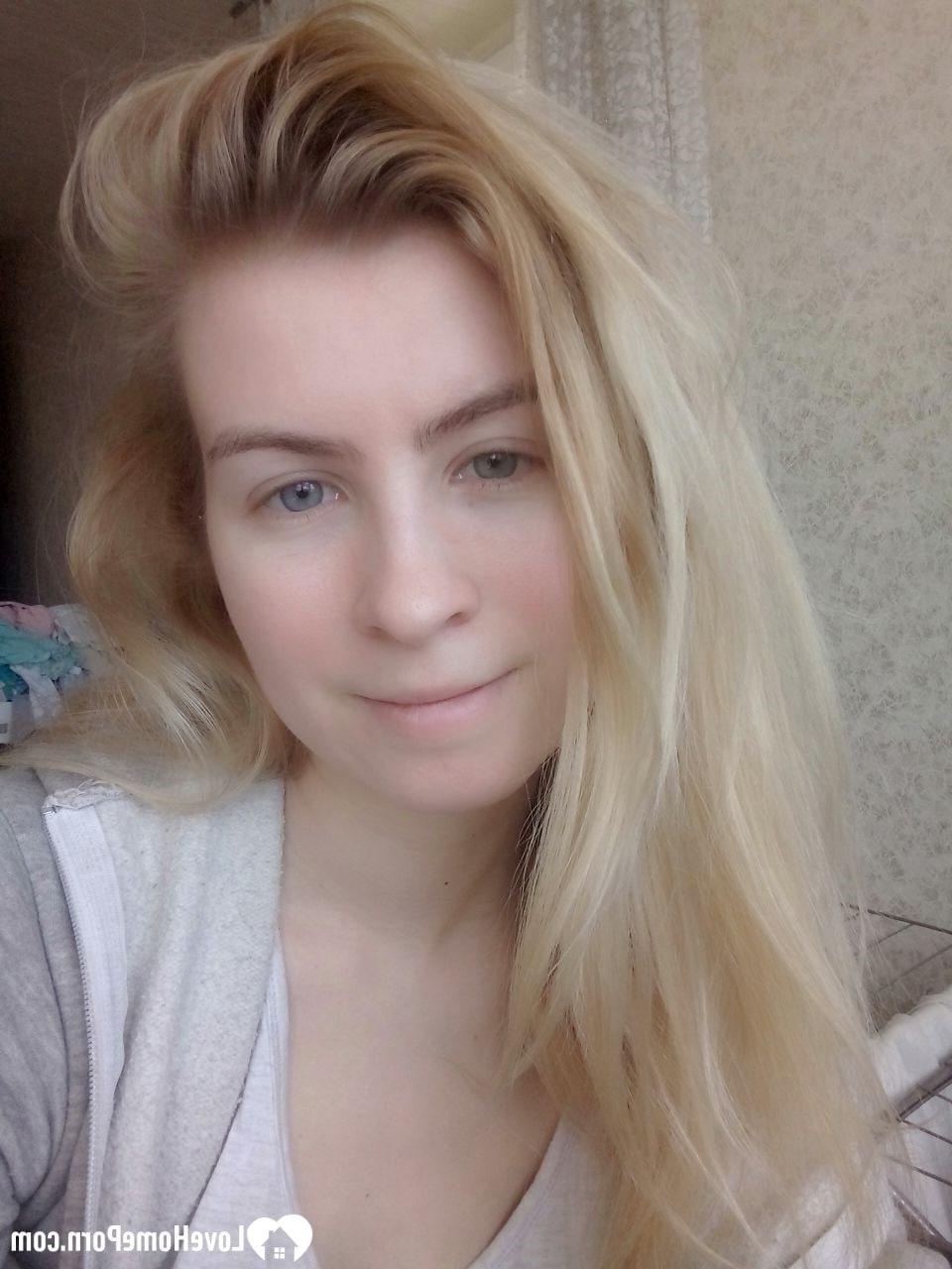 20P Blonde babe with a pretty face shows her small tits and her big ass