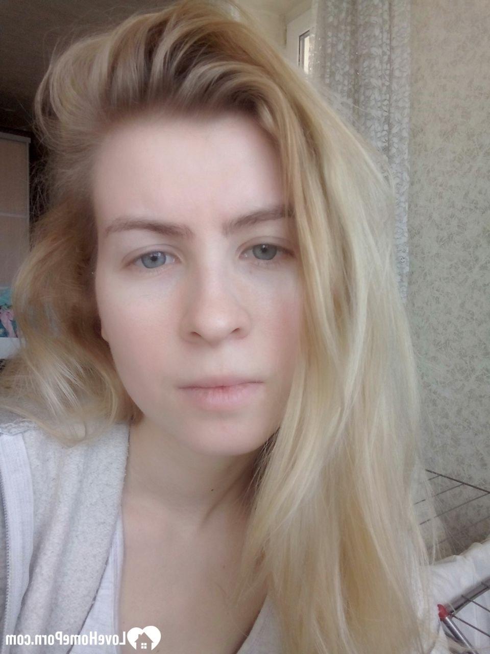 20P Blonde babe with a pretty face shows her small tits and her big ass