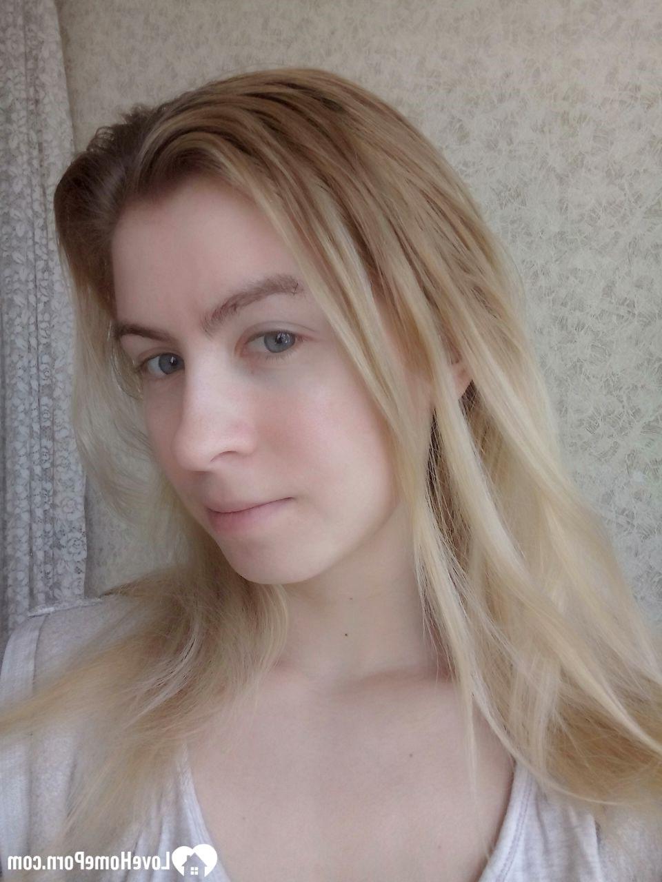 20P Blonde babe with a pretty face shows her small tits and her big ass