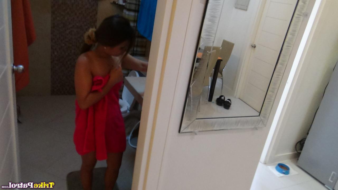 20P Asian babe Bobee Sia takes a cumshot after enjoying hardcore POV sex