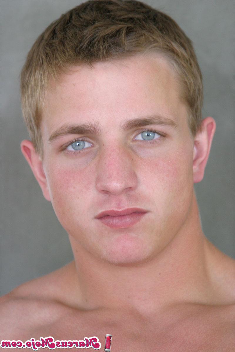 20P Muscular dude Marcus Mojo showing off his athletic nude body & his big dick