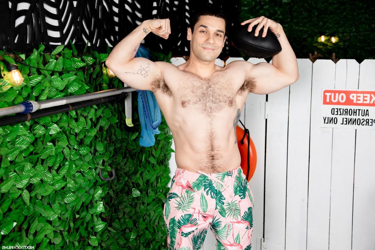 20P Homens gays gostosos Jayden Marcos e Kam Stone fazem sexo anal hardcore no sofá