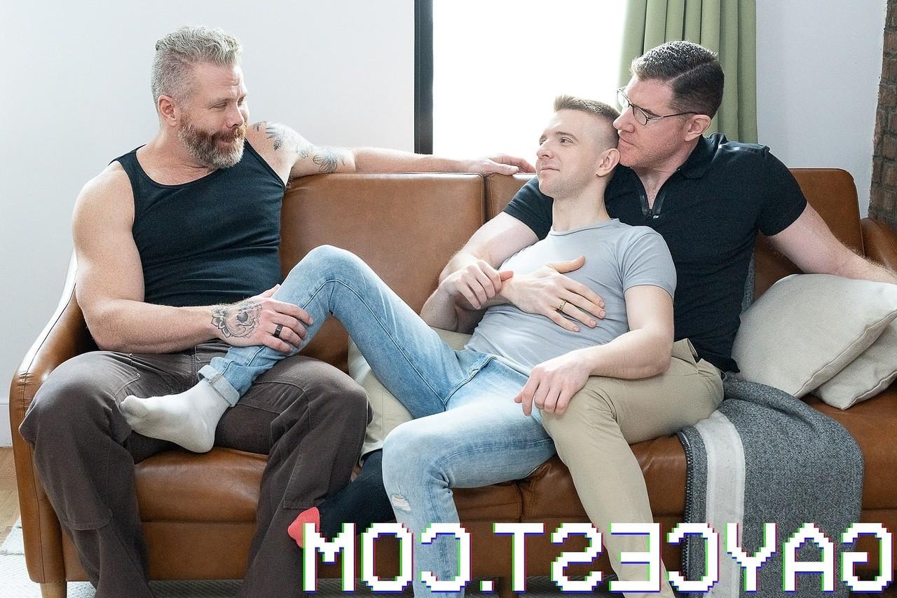 20P Hot twink gets spit roasted in a sizzling anal threesome with hunky men