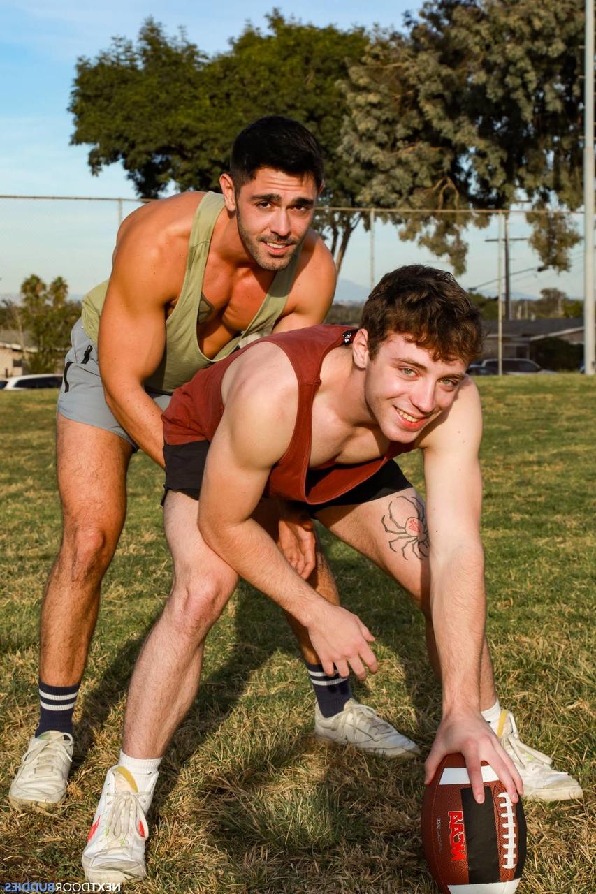 20P Gay hunks Calvin Michaels & Nico Coopa have hardcore anal sex with each other