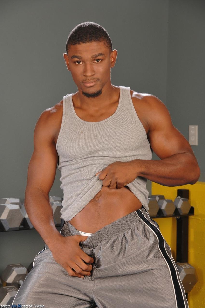 20P Ebony stud ATK Polish strips at the gym and shows his athletic body and BBC