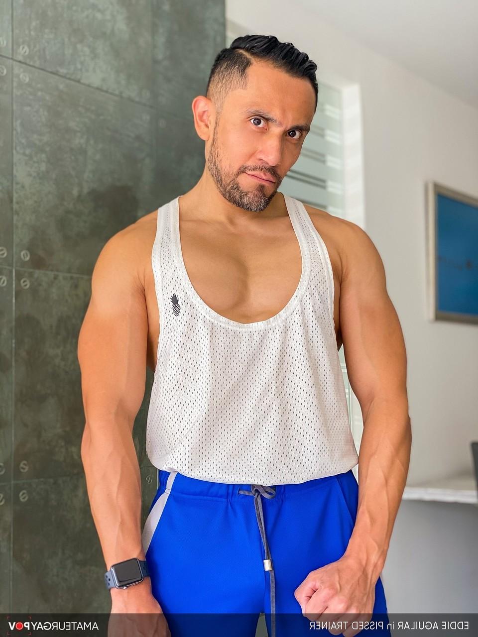 20P Der schwule mexikanische Bodybuilder Manuel Skye lässt sich im POV in Mund und Arsch ficken
