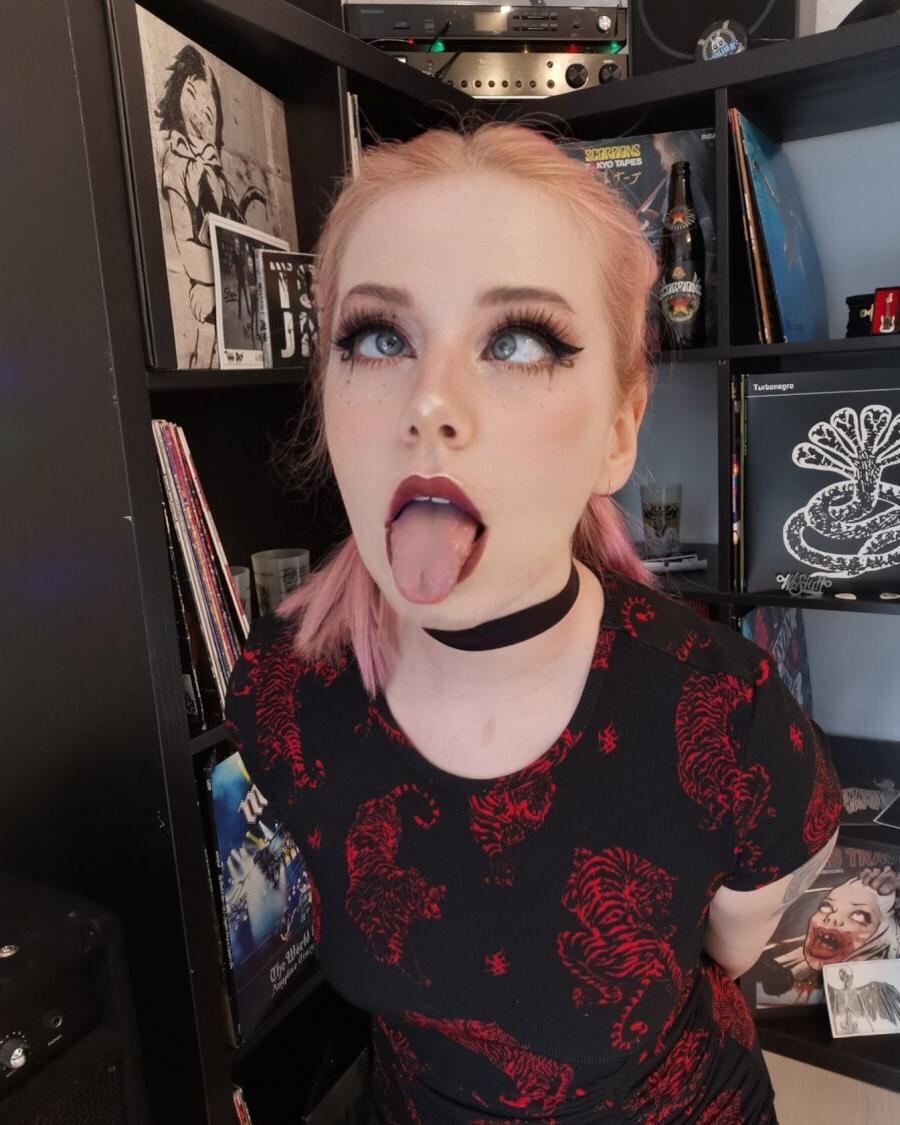 18P Sexy amadora Kirajameson posando em sua compilação solo excêntrica