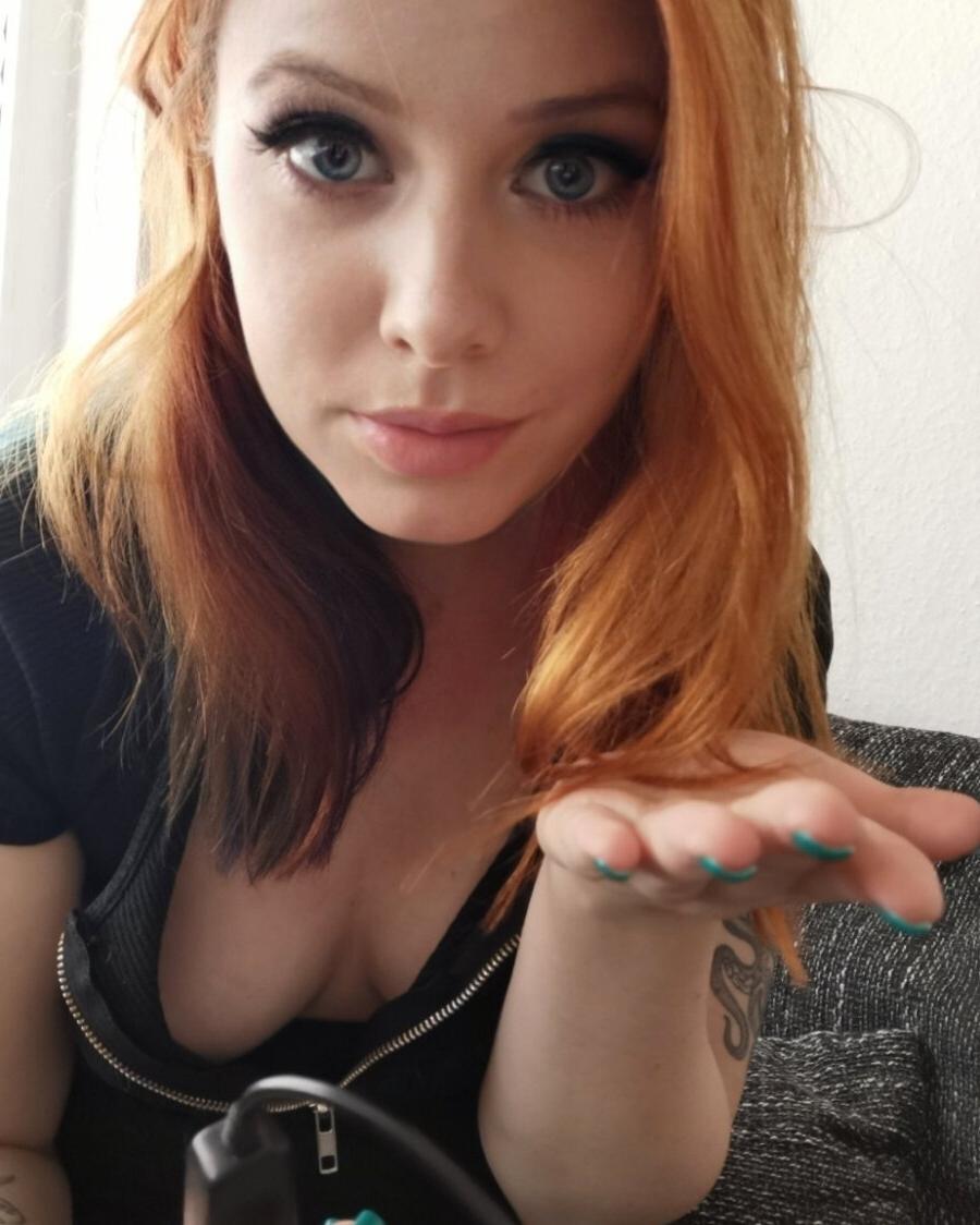 18P Sexy amadora Kirajameson posando em sua compilação solo excêntrica