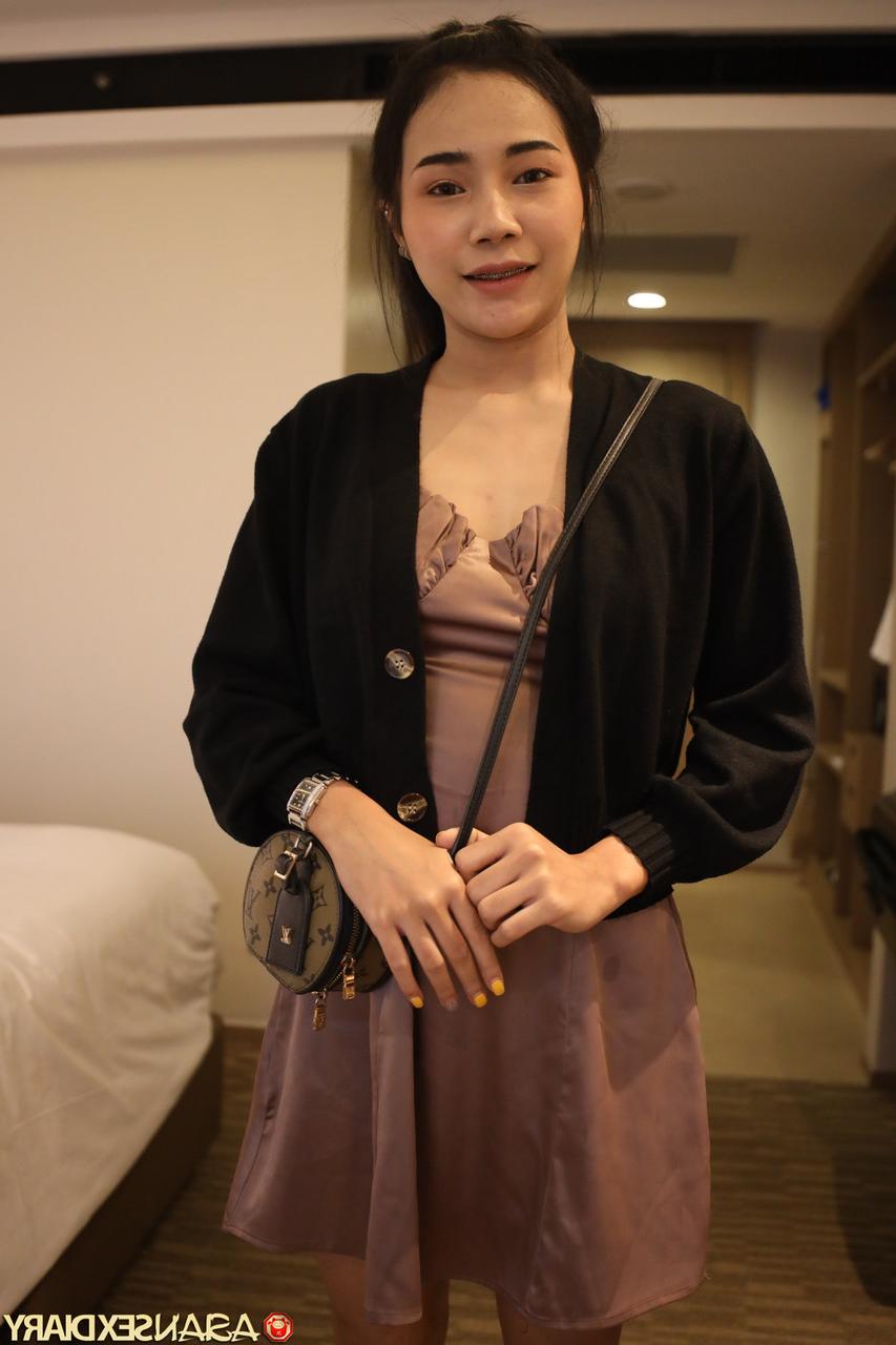 20P Pretty Asian girl Fern B enjoys some POV hardcore sex in her hotel room