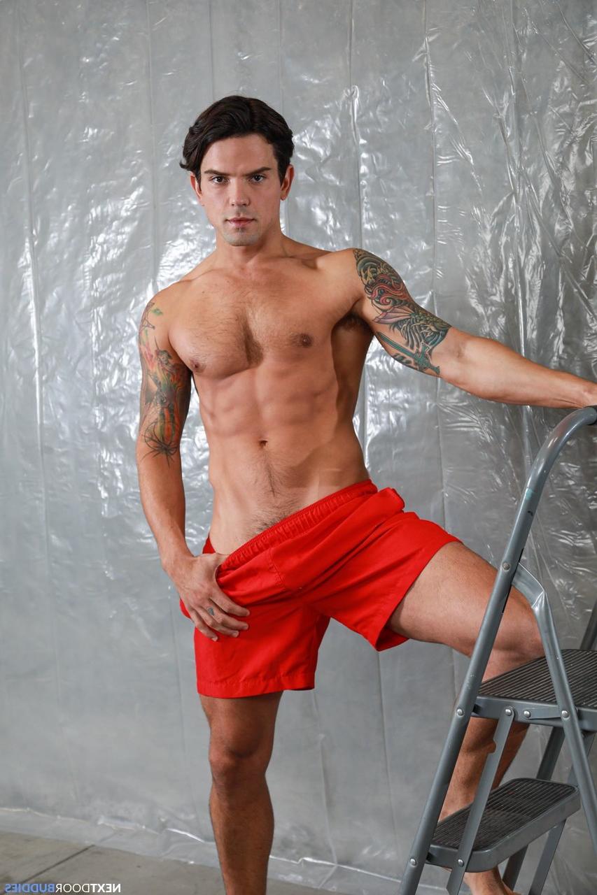 20P Artistas gays Johnny Hill e Dakota Payne ficam cobertos de tinta e fazem sexo anal