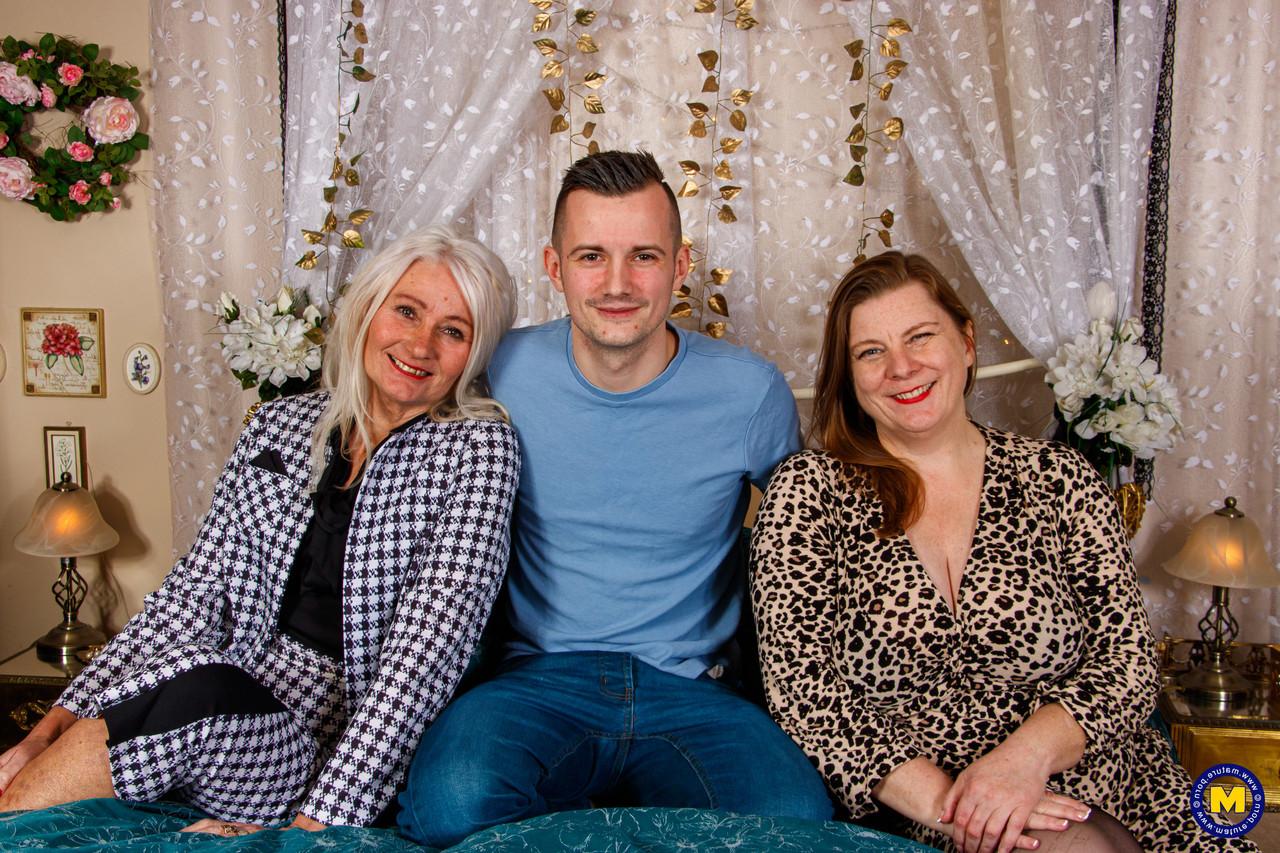 10P Die rundlichen älteren Damen Ellen B und Rachel haben einen Dreier mit einem jungen Mann