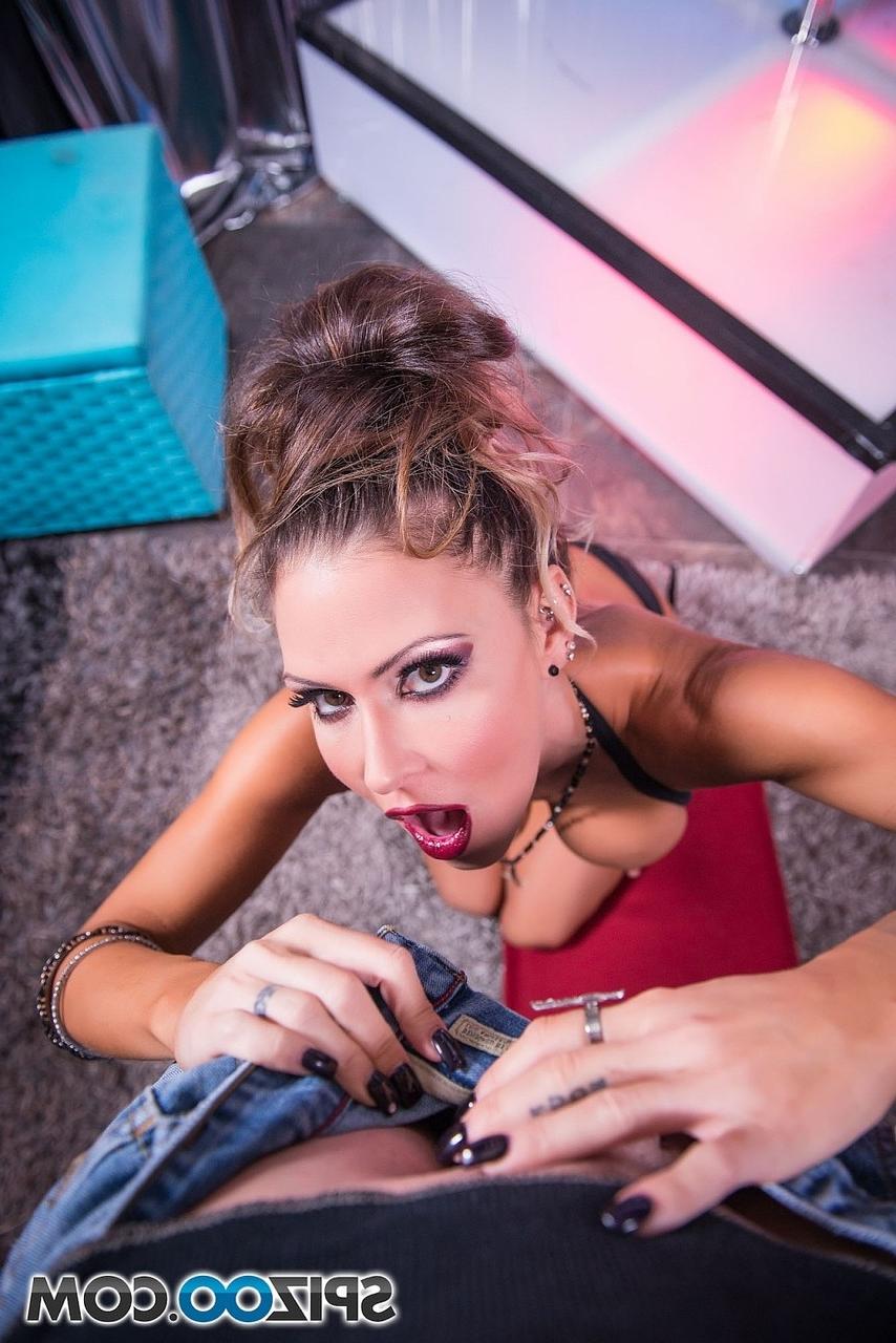 18P Tall stripper Jessica Jaymes eats jizz from her fingers after a p.o.v. blowjob
