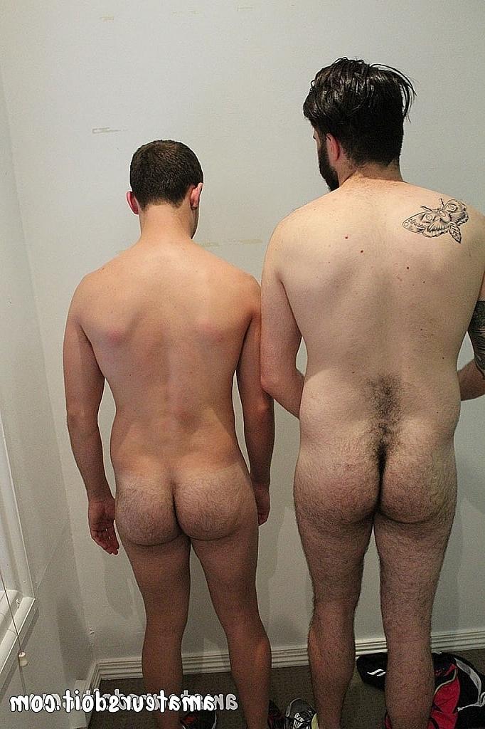 20P Os amadores gays gostosos Carter Cumalot e Mitch Bear desfrutam de uma sessão de foda sem camisinha