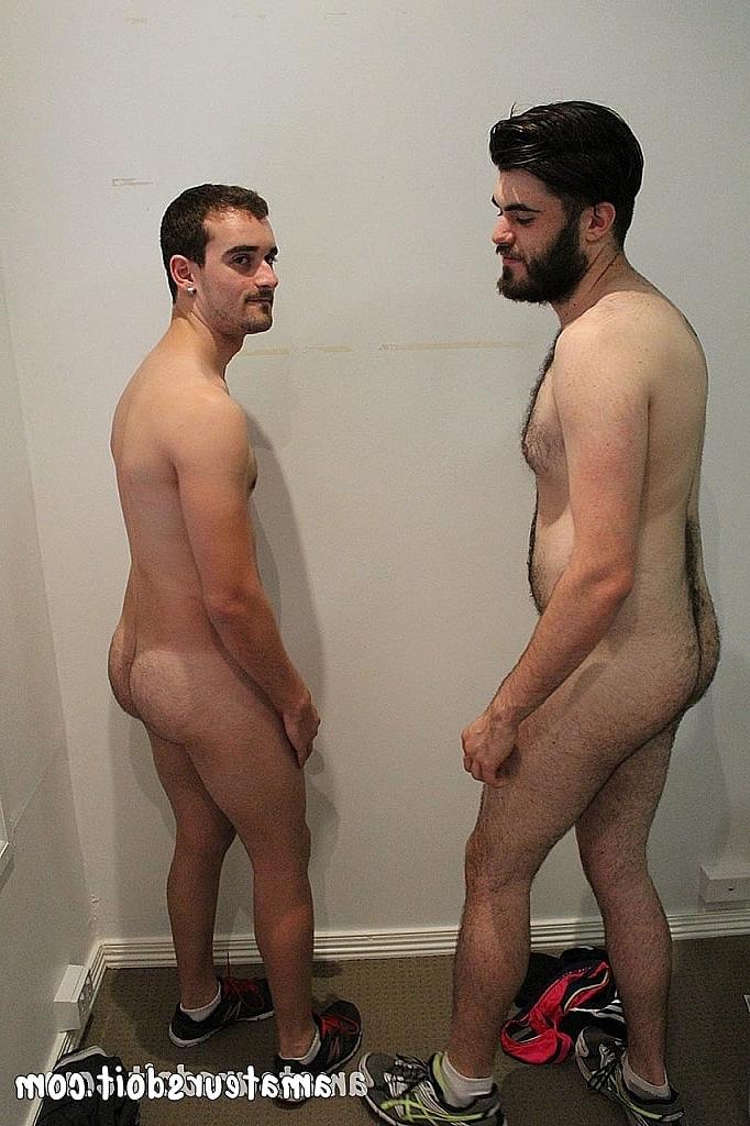 20P Os amadores gays gostosos Carter Cumalot e Mitch Bear desfrutam de uma sessão de foda sem camisinha
