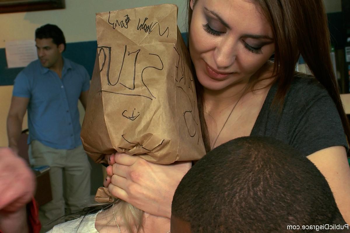20P Desgraça Pública Haley Cummings, James Deen, Princesa Donna Dolore