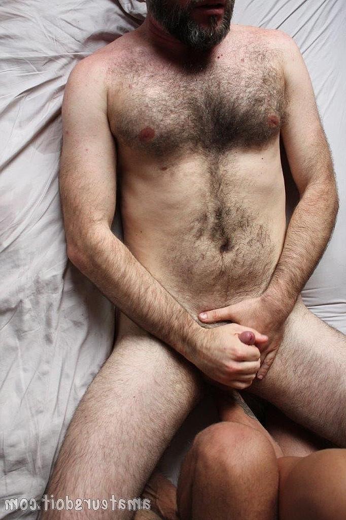 20P Sexy amateurs Alex Cornhole and Clay Dirt bang bareback style on a bed