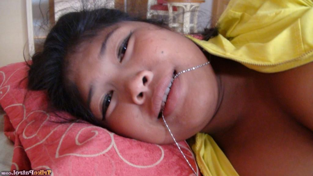 17P Petite Filipina feminina Princesa suga a porra do pau do cara branco