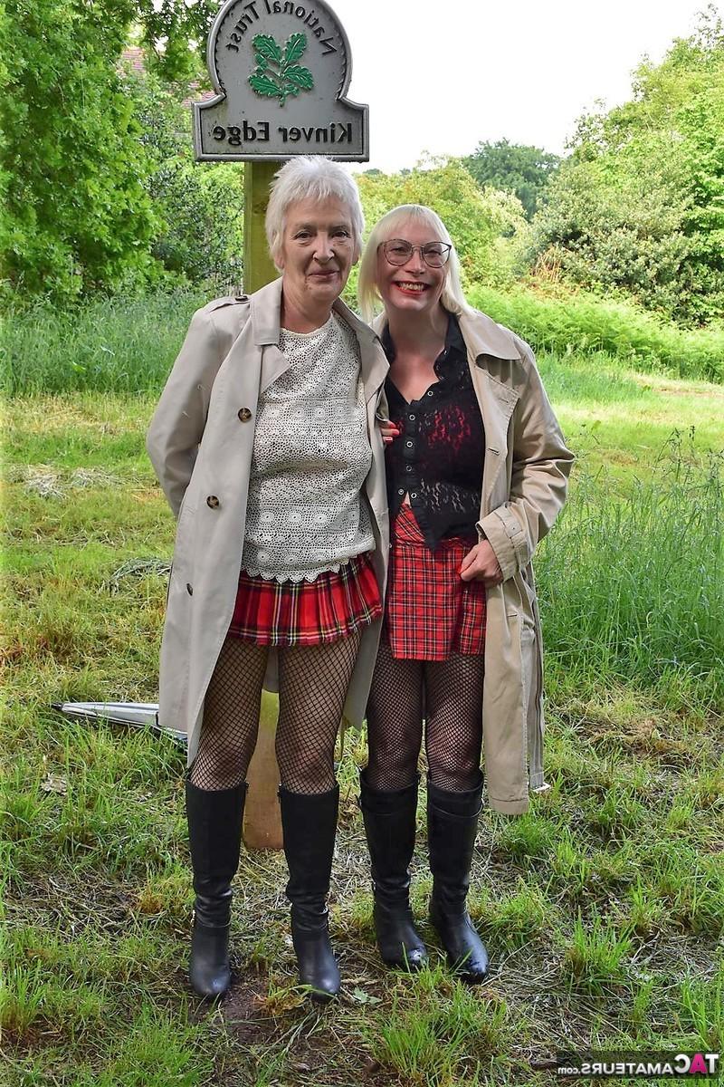 16P Barby Slut and a girlfriend flashe in a public park while wearing black boots