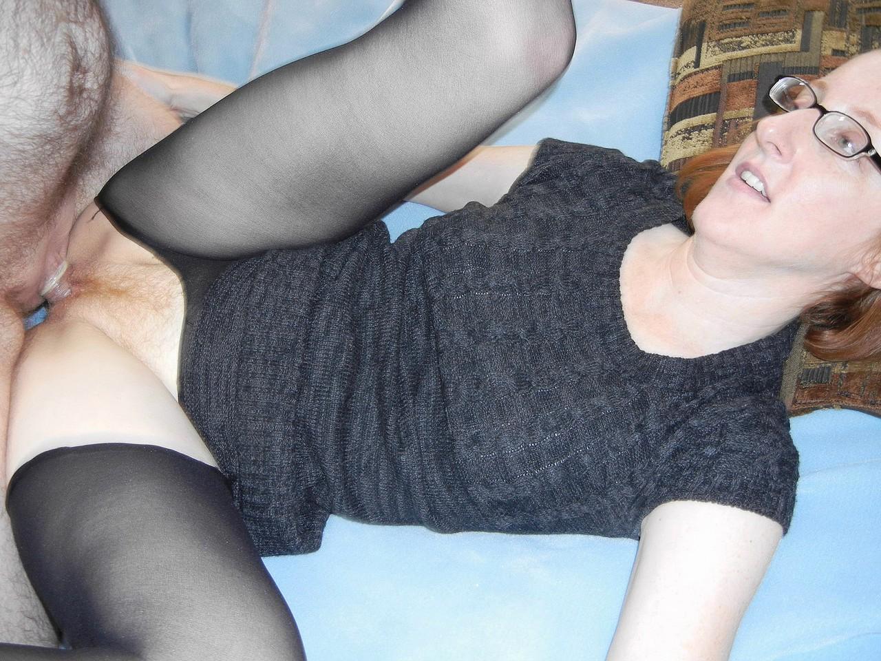 20P MILF amateur with eyeglasses Layla Redd gives sloppy head & fucks her man