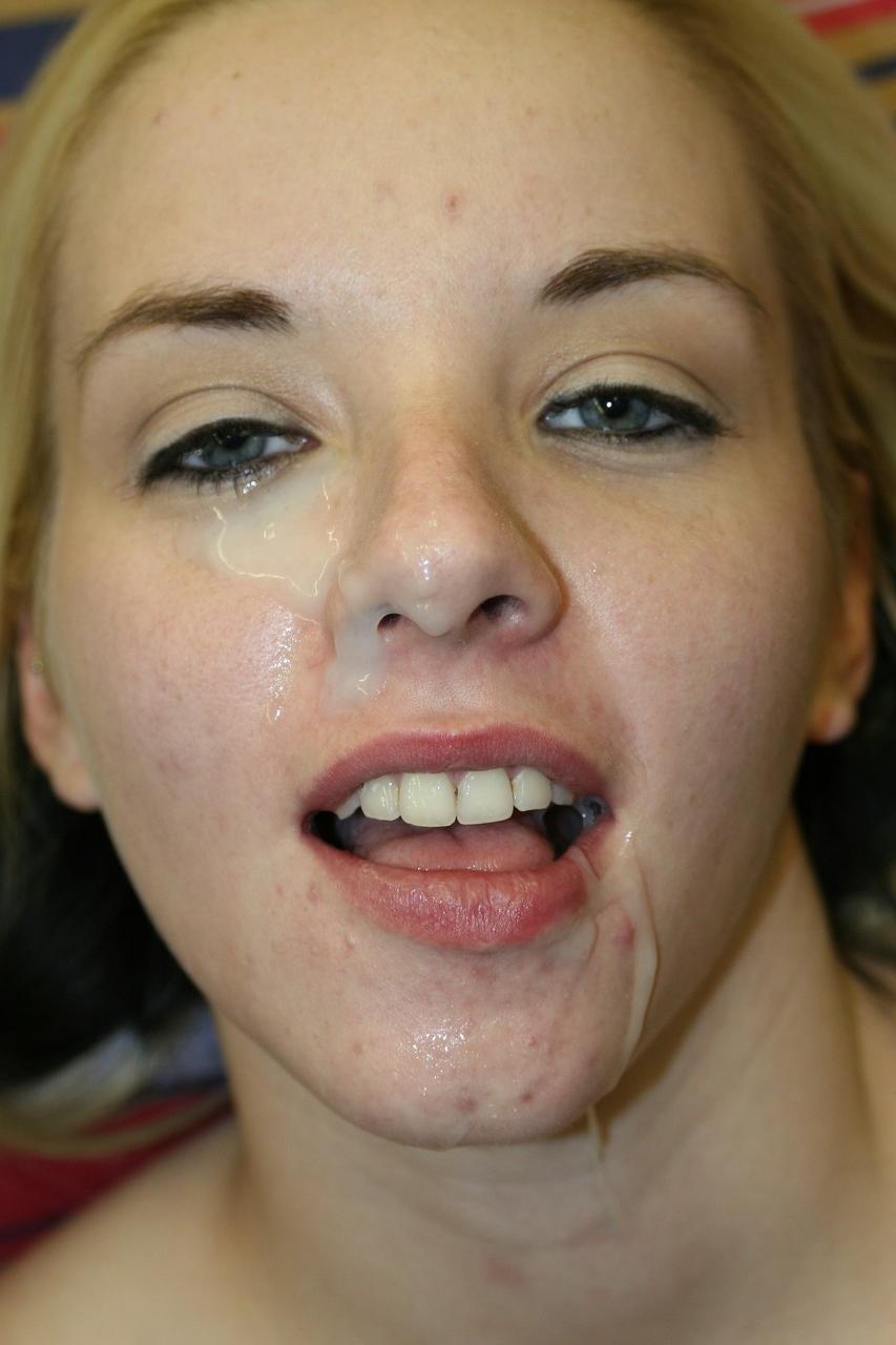 11P Kinky amador Sexy Starr mostra sua buceta cremosa e gozada facial de perto