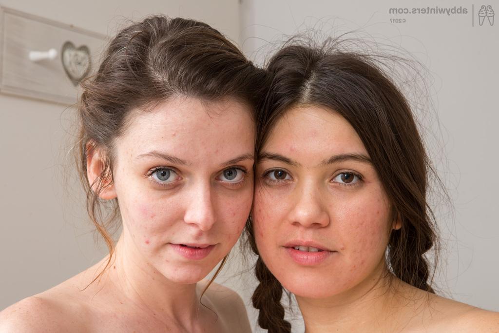 16P Namoradas lésbicas amadoras Gala e Victoria agradam as bocetas peludas uma da outra
