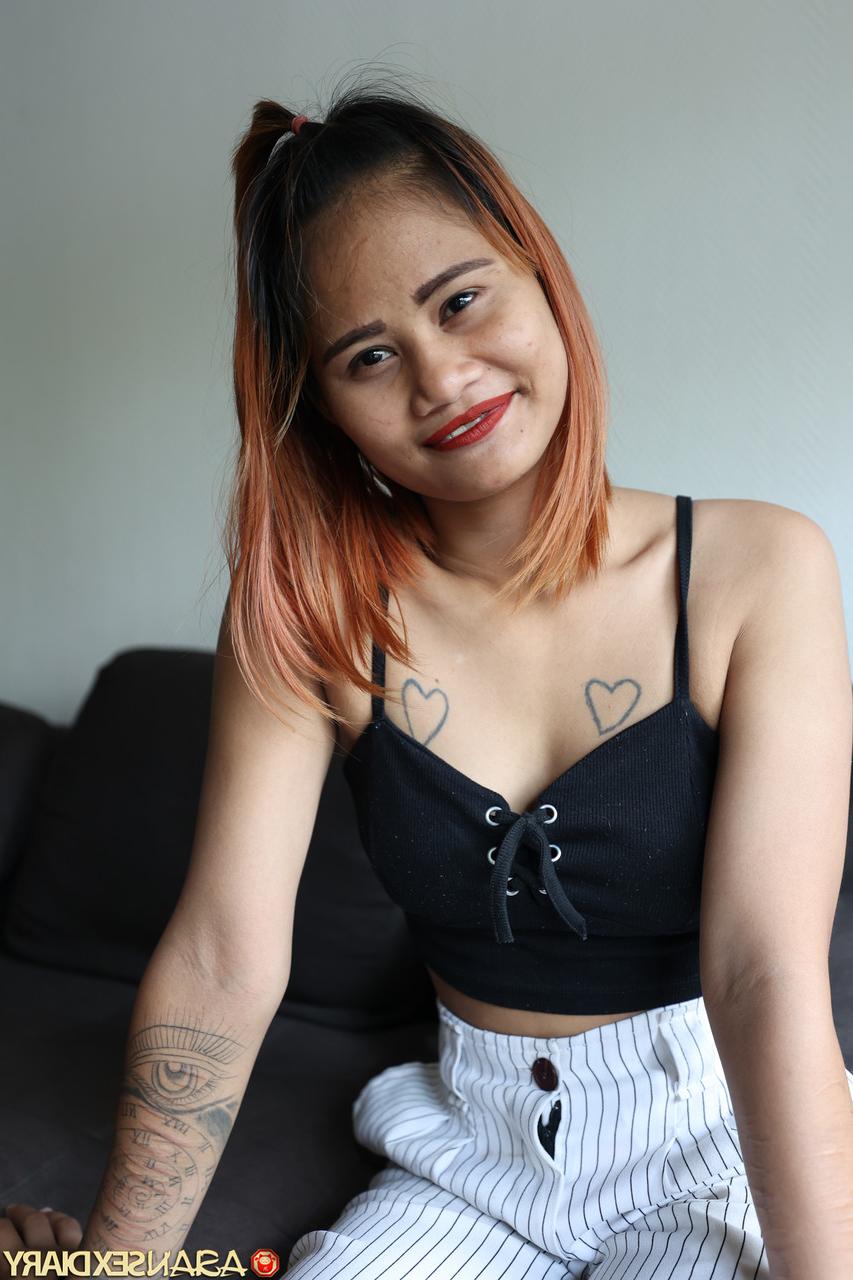 20P La belle asiatique amateur Gib C se fait désosser la chatte innocente et jizzed en POV