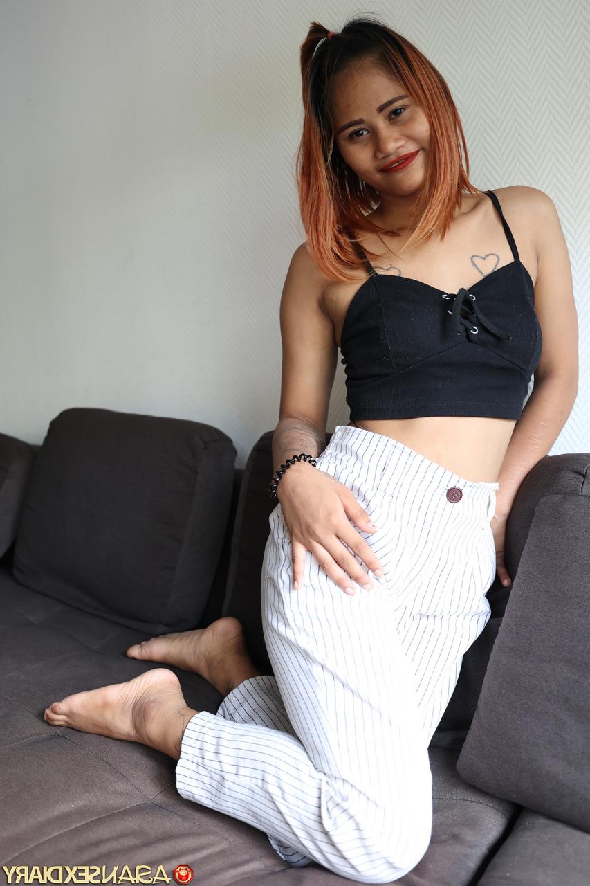 20P La belle asiatique amateur Gib C se fait désosser la chatte innocente et jizzed en POV