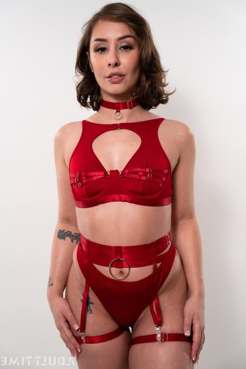 20P A lésbica Anna de Ville trata sua namorada sexy com um punho anal completo