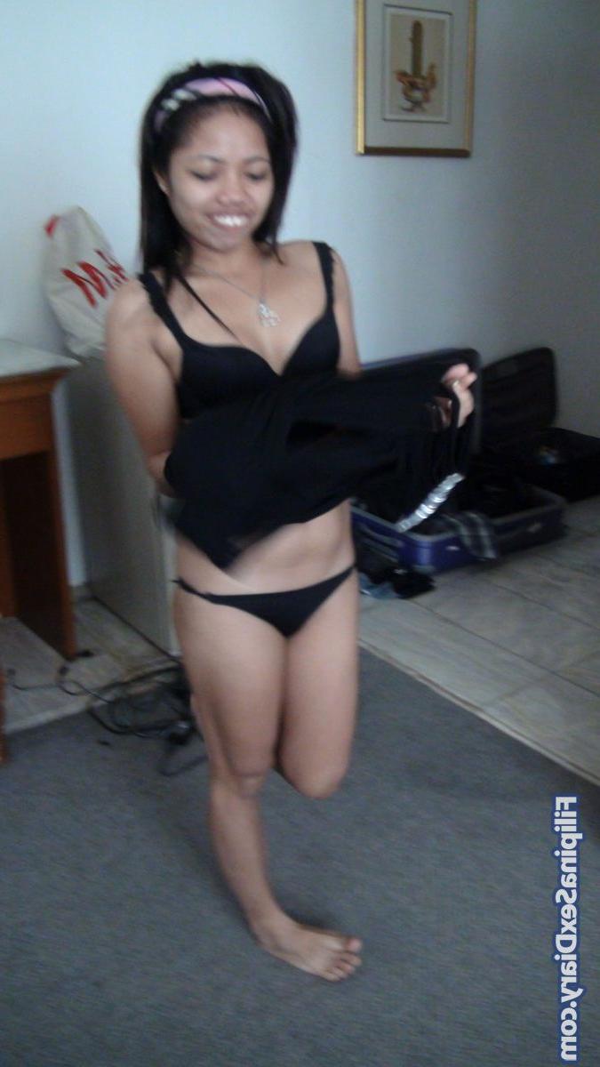 20P Adorable Asian babe Floramie getting fucked and creampied in POV