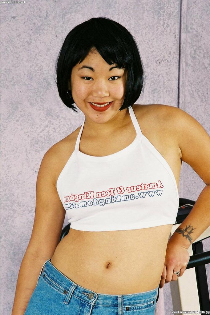 16P かわいいアジア人素人純子が素敵な可愛い系のおっぱいと乳首を露出
