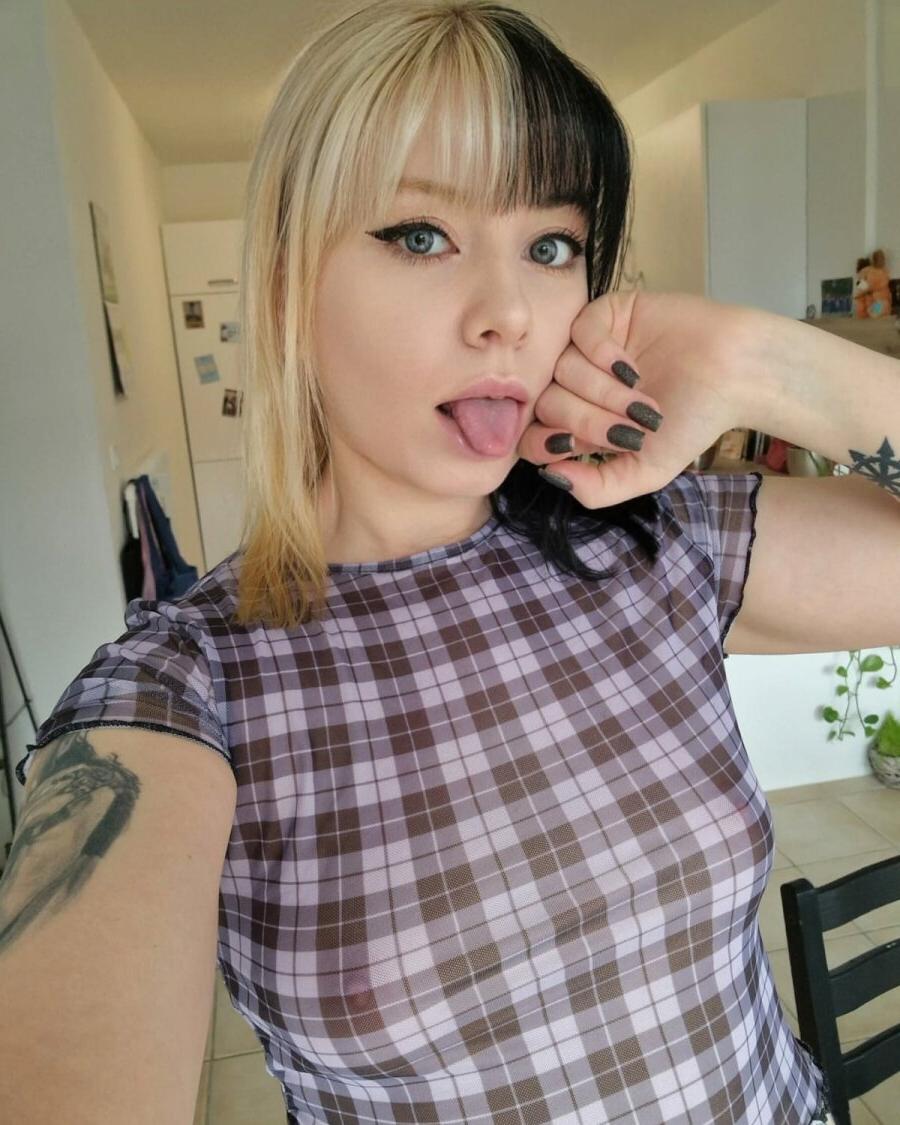 15P Goth babe Kirajameson shows her inked body & big booty in a solo