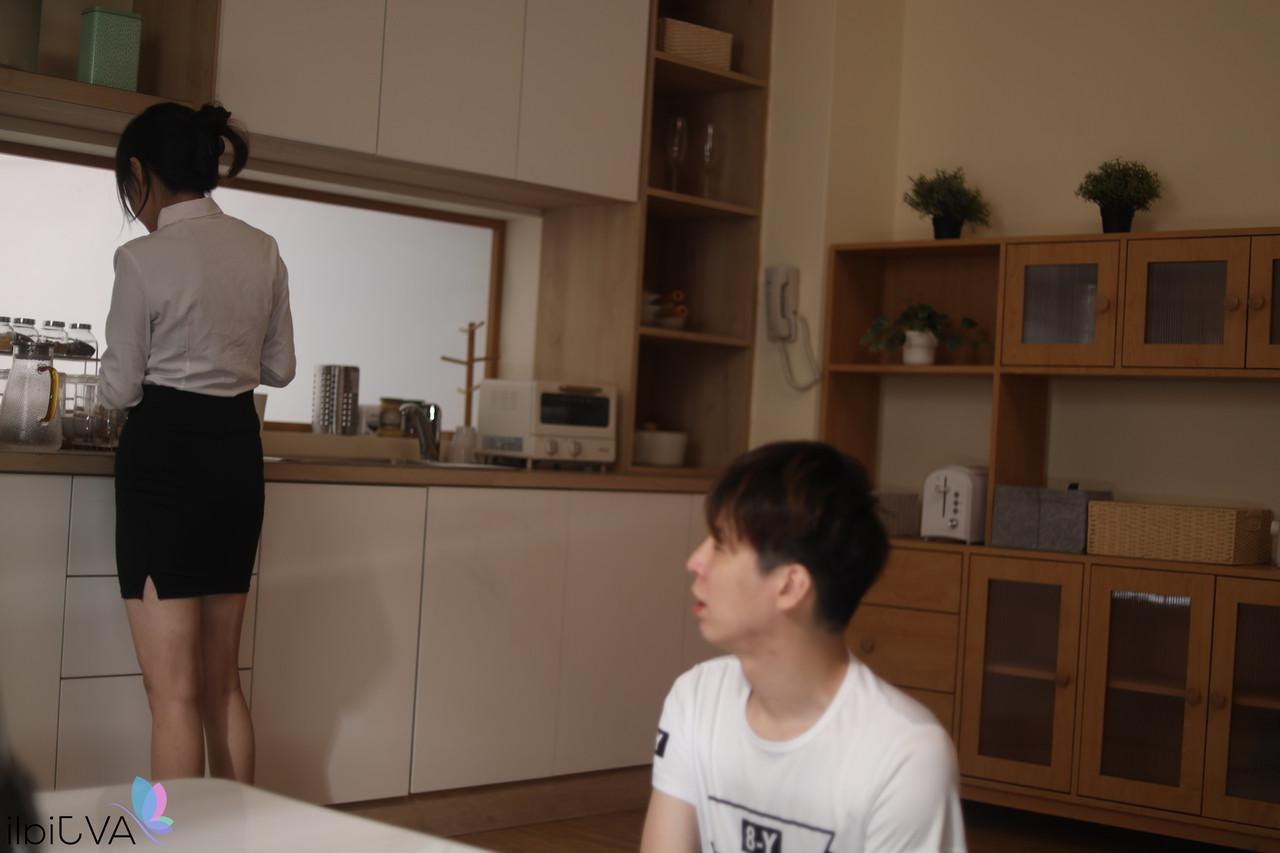 20P Chinese hottie Ranako gets screwed by her boyfriend in doggystyle sex action