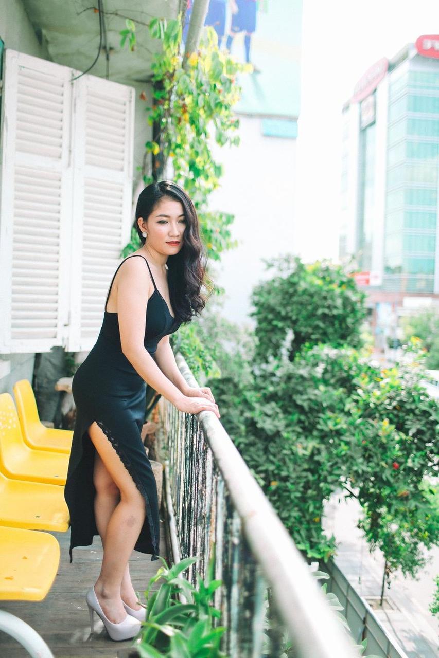 20P Dark-haired Asian babe posing in her provocative outfits in a solo