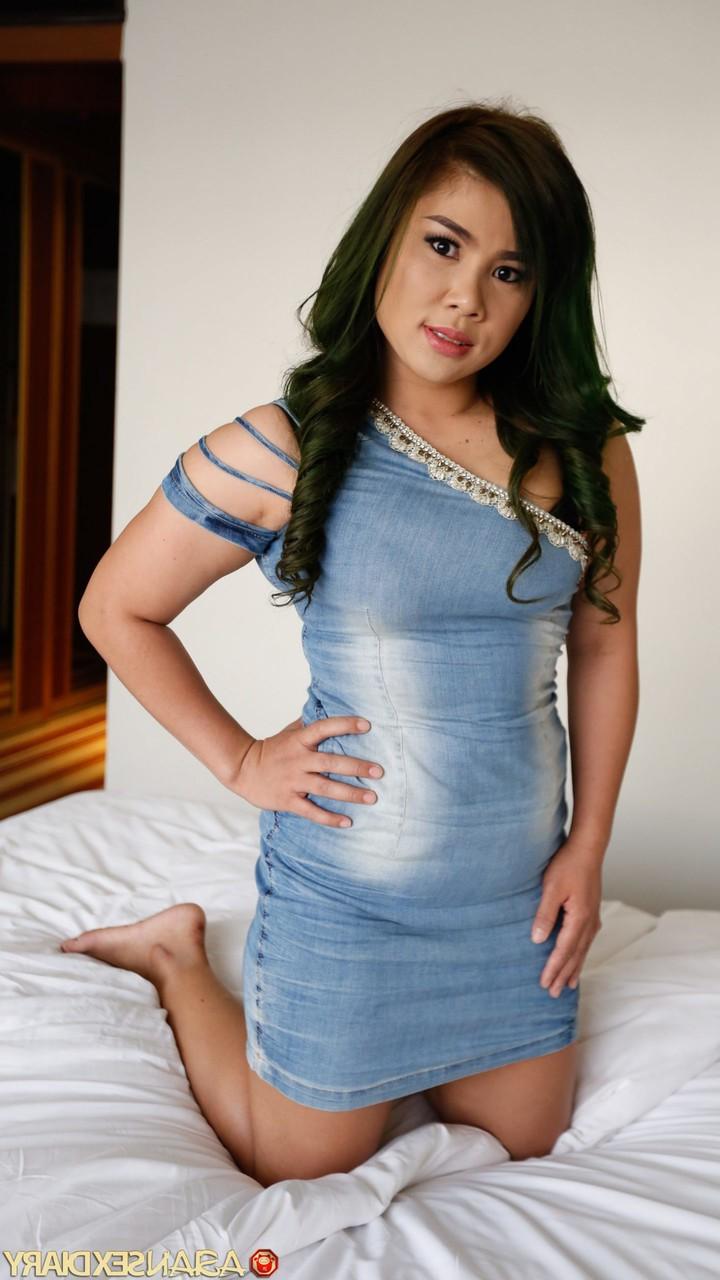 20P A pequena amadora Ann F exibe seu corpo gordinho e é abalroada em ação POV