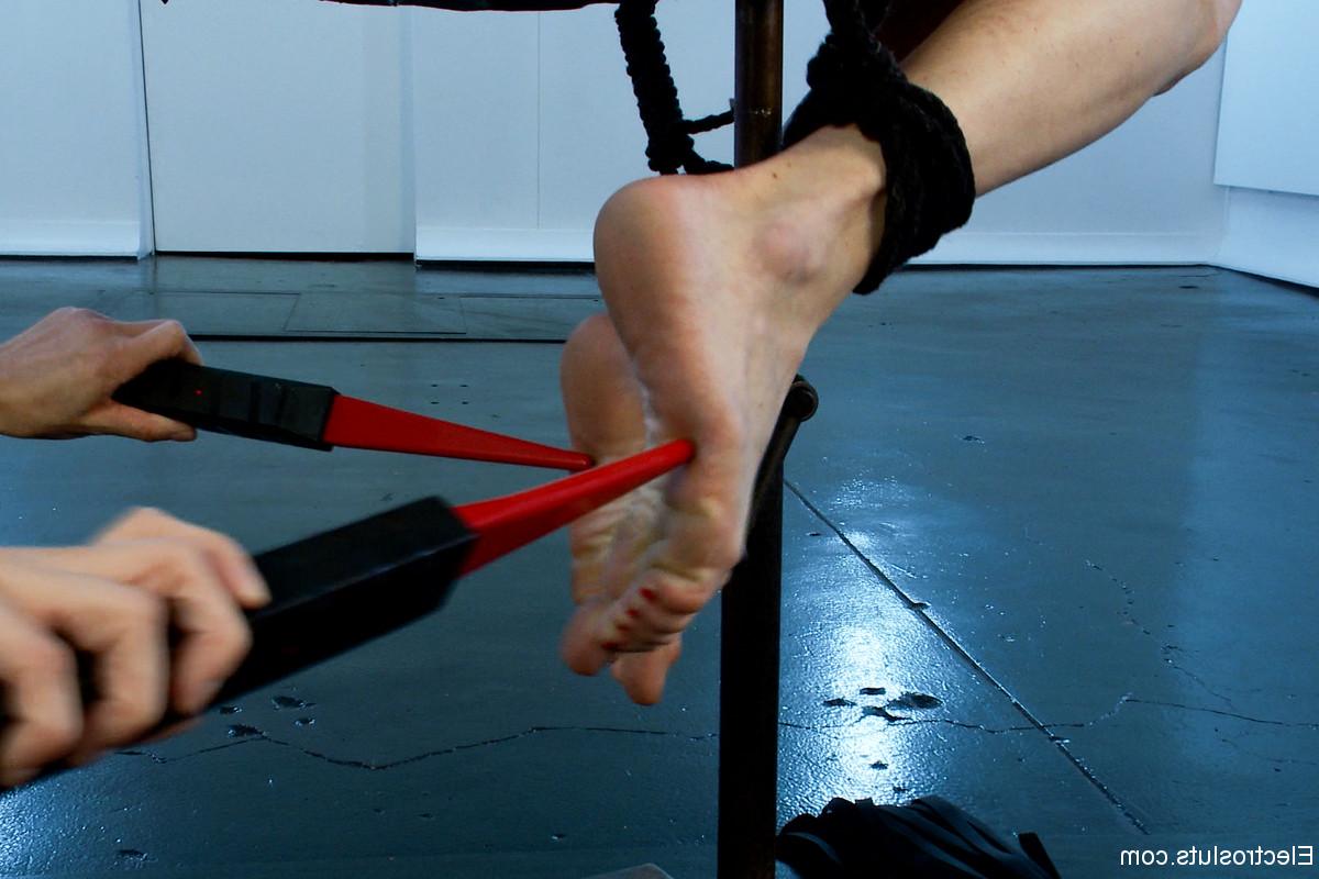 20P Lezdom Gia DiMarco whips bound Audrey Hollande and toys her big ass