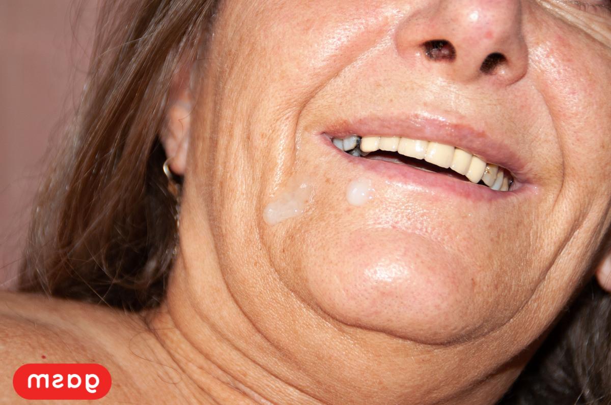 20P Die haarige Oma wird bei einem MFM-Dreier am Spieß gebraten und bekommt eine Gesichtsbehandlung