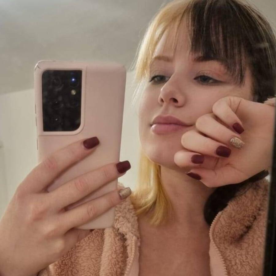10P Amateur stunner Kirajameson poses provocatively in her solo compilation