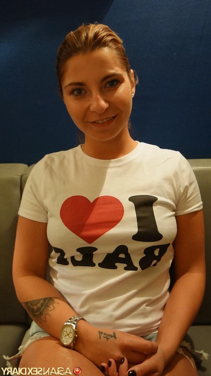20P A atordoante amadora Katerina leva seu castor inocente desossado no elenco