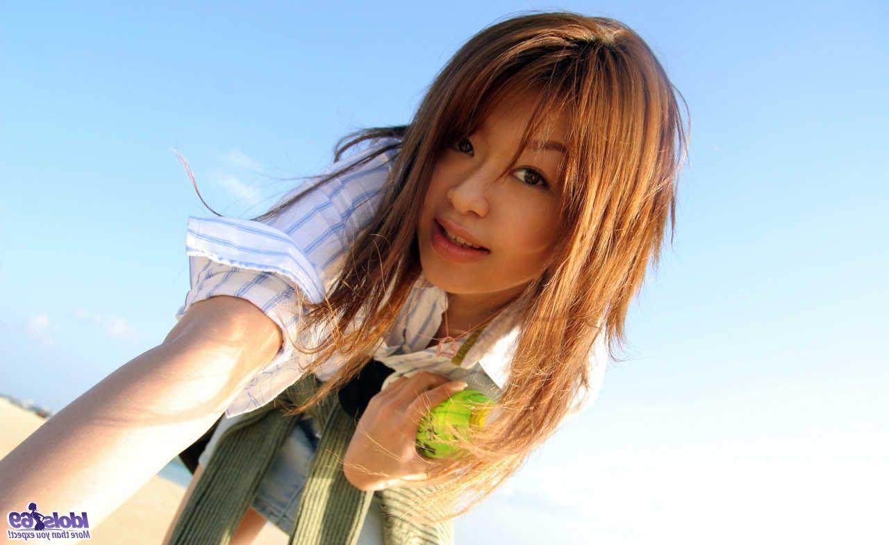 16P Die schöne rothaarige Japanerin Nagisa Sasaki ist beim Posieren nackt