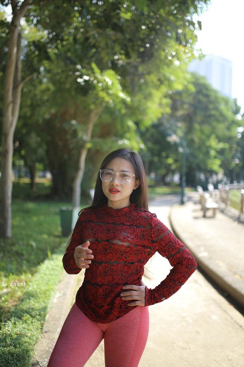 20P 公共の場でホットヨガパンツを履いて恥知らずにポーズをとるオタクアジア人美女