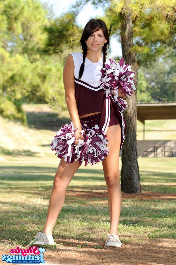 12P Pretty cheerleader Shyla Jennings casually exposes her snatch and nice tits
