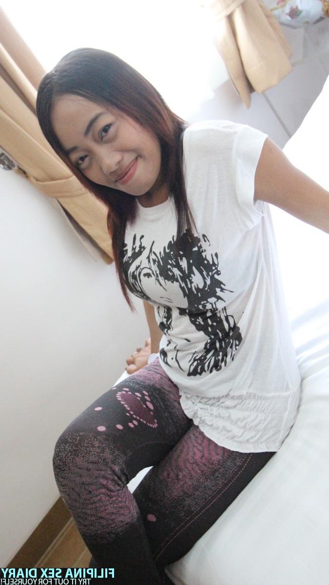 20P Petite Asian babe Anza posing in her white shirt and sexy leggings