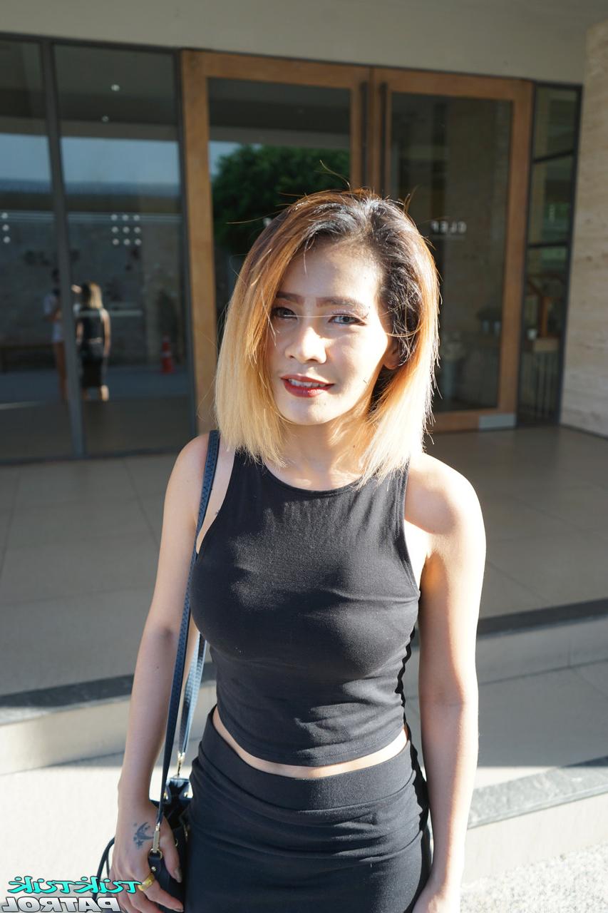 20P 巨乳熟女アミーはハメ撮りフェラをした後に徹底的にディッキングされる