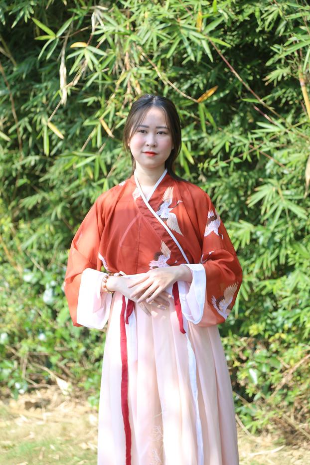 20P Glamorous Asian girl posing in her traditional Chinese outfit in nature