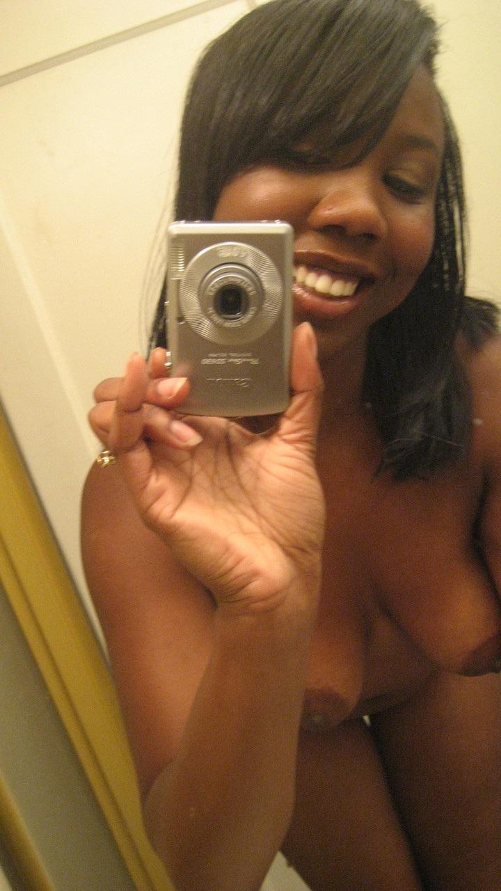 20P Ebony babe Elisha Turner takes some nudes showing her juicy tits & her big ass