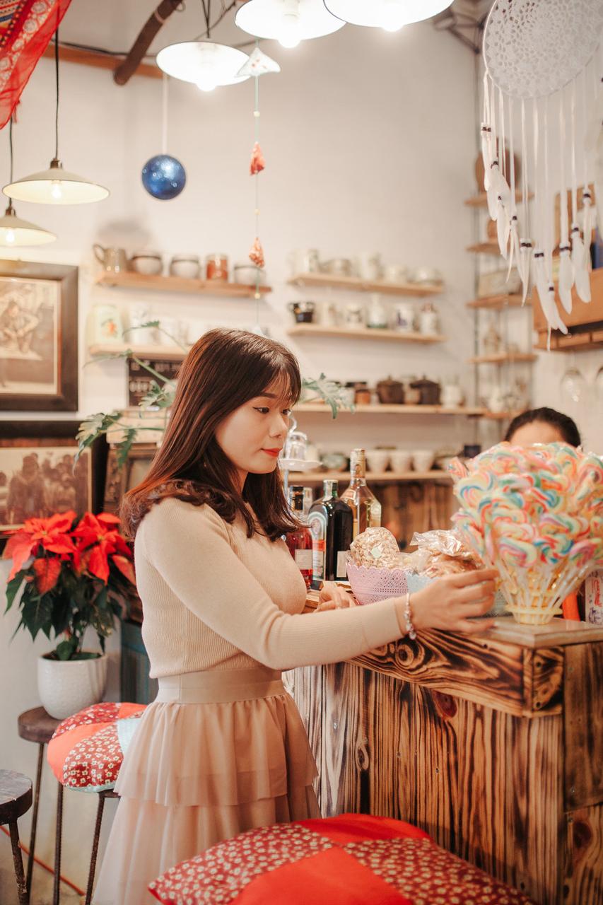 20P Dark-haired Asian sweetheart with red lipstick poses seductively in public