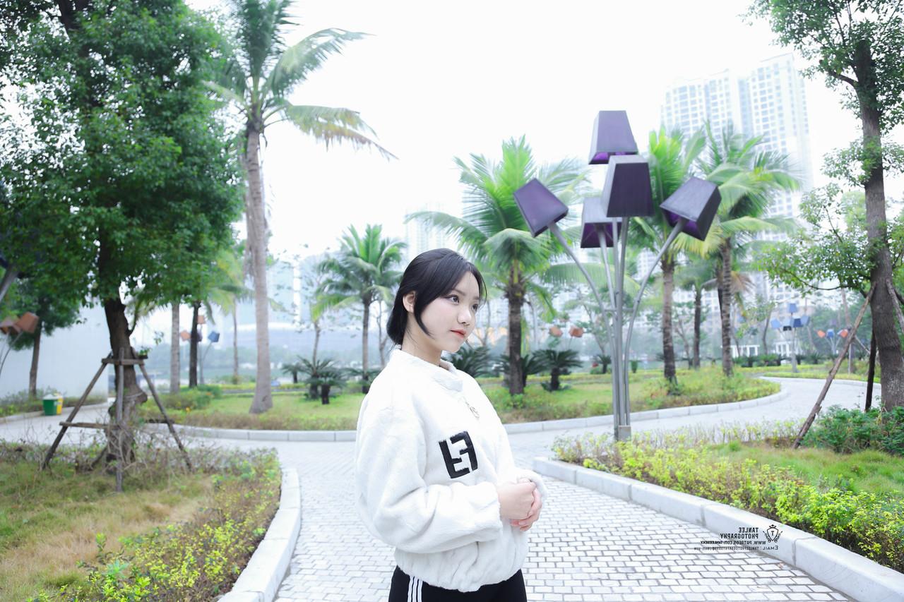 19P Seductive Vietnamese model Jessica Nguyen posing in her cute outfit in public